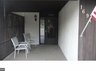 1694 McKnight Ln #44, Maplewood, MN 55109