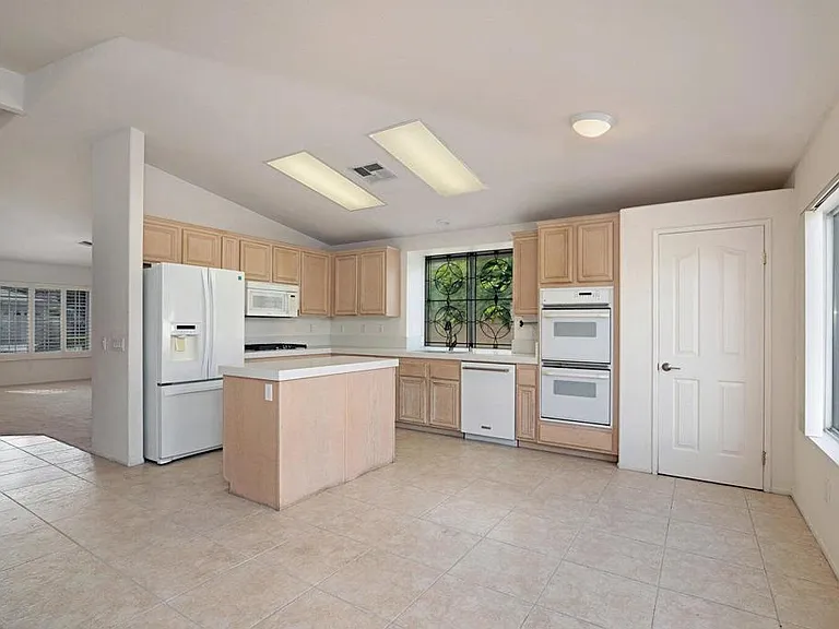 86 Beekman Pl — Photo 10