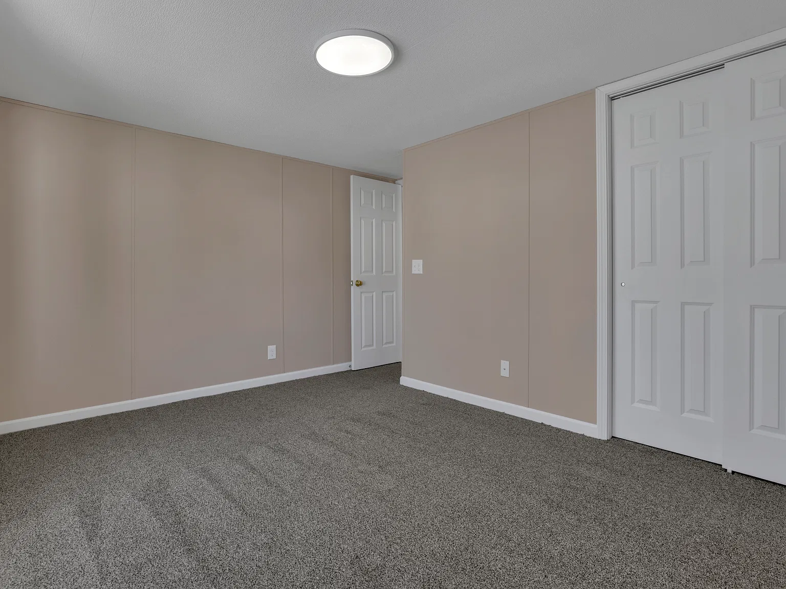 3 bed, $1,195 — Photo 2