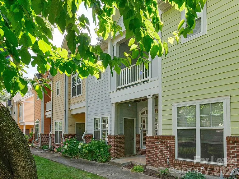 1571 Pecan Ave — Photo 3