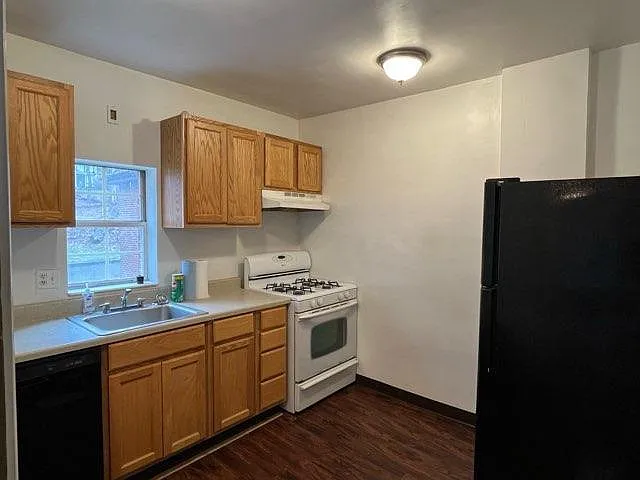 2629 Tilbury Ave — Photo 3