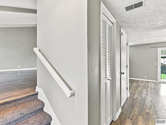 5th image of 6107 S 95th St