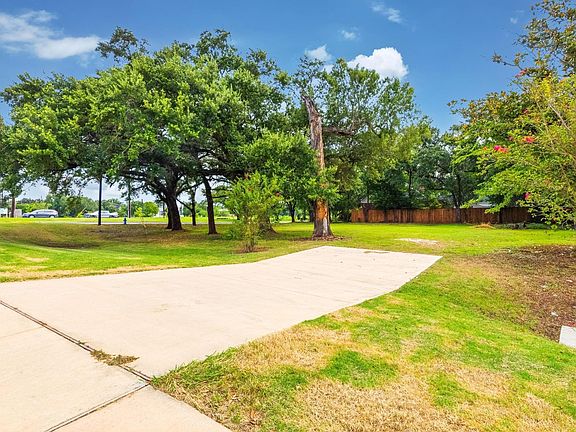 3rd image of 5027 S Braeswood Blvd