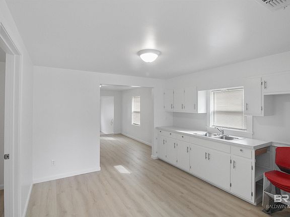 2nd image of 17622 Brewer Rd