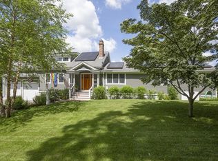 27 Crystal Lake Dr, Sudbury, MA 01776