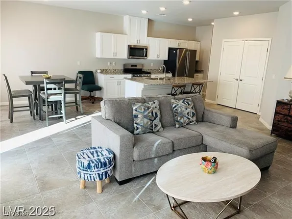 7867 Pink Opal Ave, Las Vegas, NV 89113