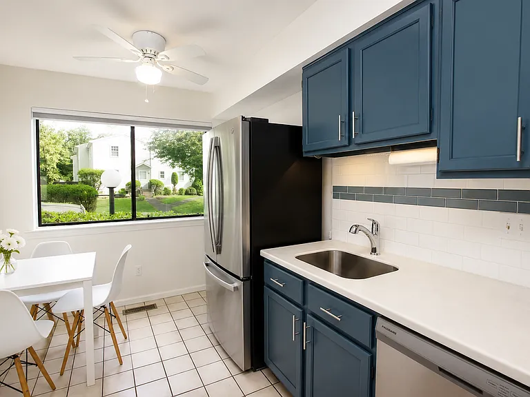 40 Huntington Ct #40 — Photo 2