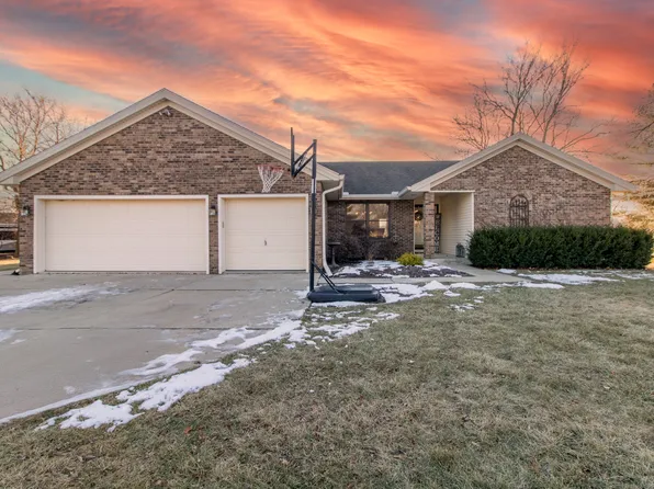 19897 Wesley St, Downs, IL 61736