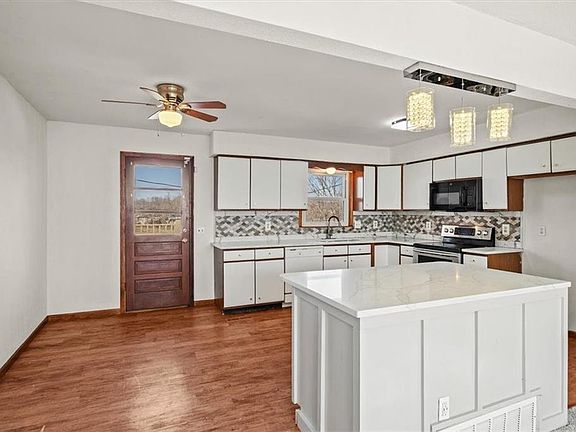 5th image of 200 W Meriwood Ln