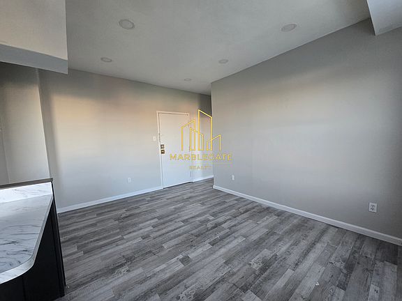 4th image of 411 N 5th St #33A
