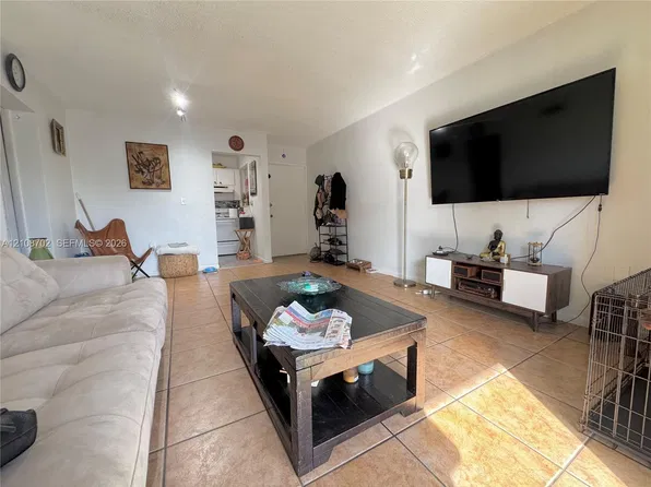 5100 W Flagler St APT 206, Miami, FL 33134