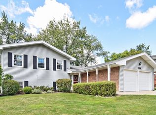 1359 Hassell Dr, Hoffman Estates, IL 60169