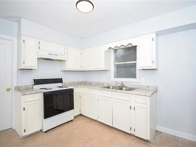 4613 Odem Dr — Photo 11