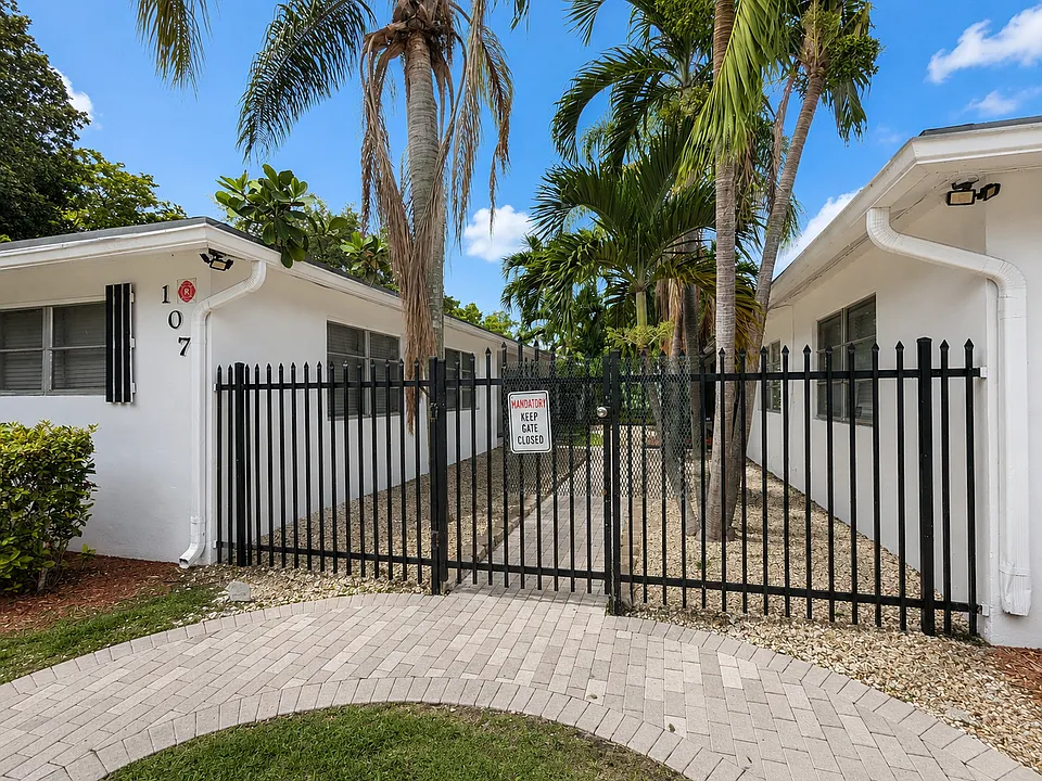 107 SW 18th Ave