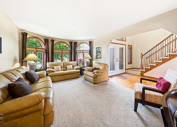 2nd image of 21138 Whitney Dr
