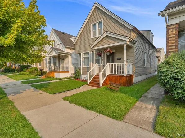 2700 Trowbridge St, Hamtramck, MI 48212