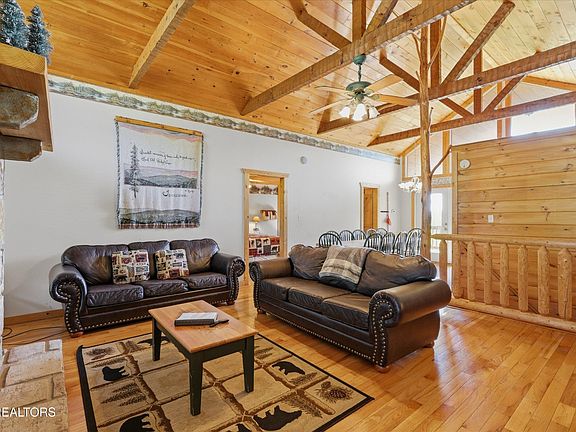 4th image of 2316 Wooddale Way
