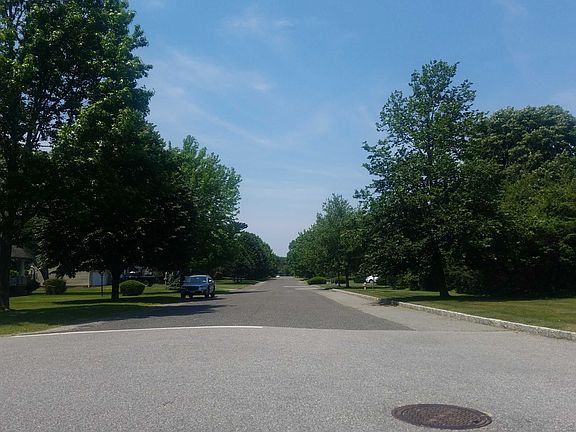 4th image of 307 Plymouth Ave