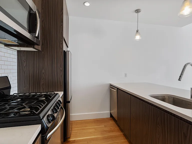 37-14 36th St #6B — Photo 4