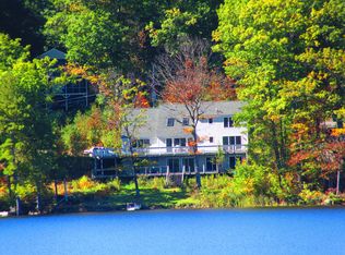 10 Sunset Dr, Ashburnham, MA 01430