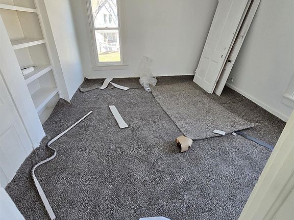4th image of 203 N Price Ln
