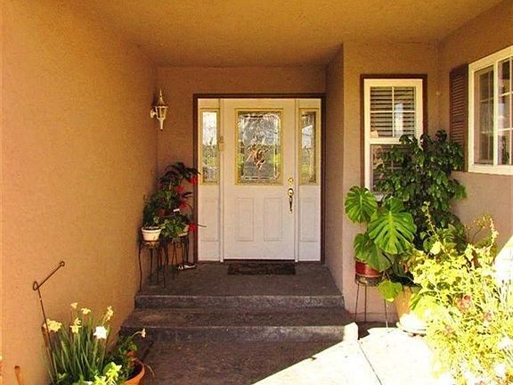 2nd image of 3913 California Ave