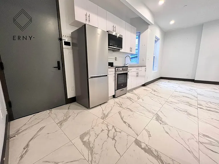 1024 New York Ave #5R — Photo 7
