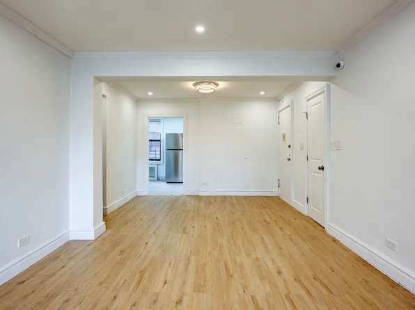 100-25 Queens Boulevard image 14 of 40