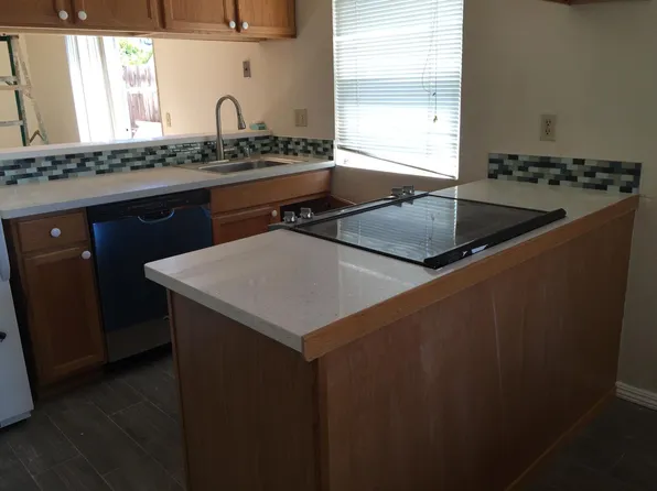 2115 27th St APT 2, Sacramento, CA 95818