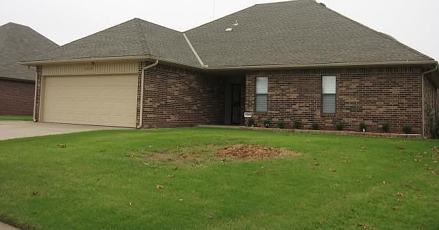 1st image of 2420 E Hills Dr