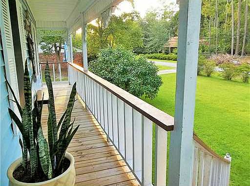 3rd image of 2225 Robertsdale Dr