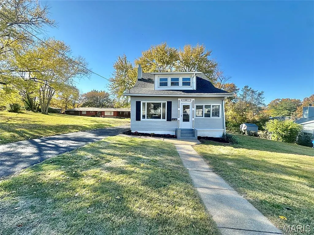 901 Ennis Ave photo 1