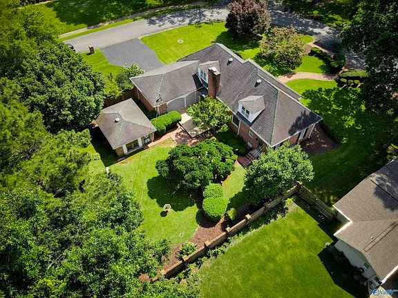5th image of 1706 Woodmont Dr SE