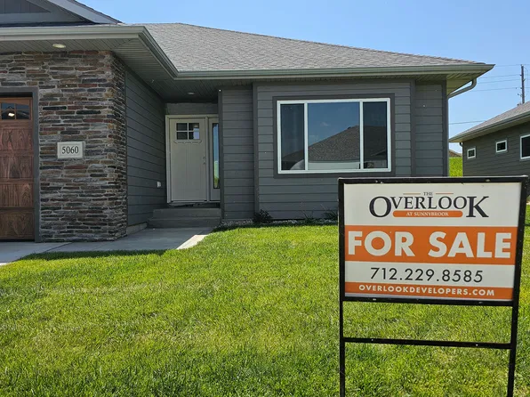 5000 Overlook Ln, Sioux City, IA 51106