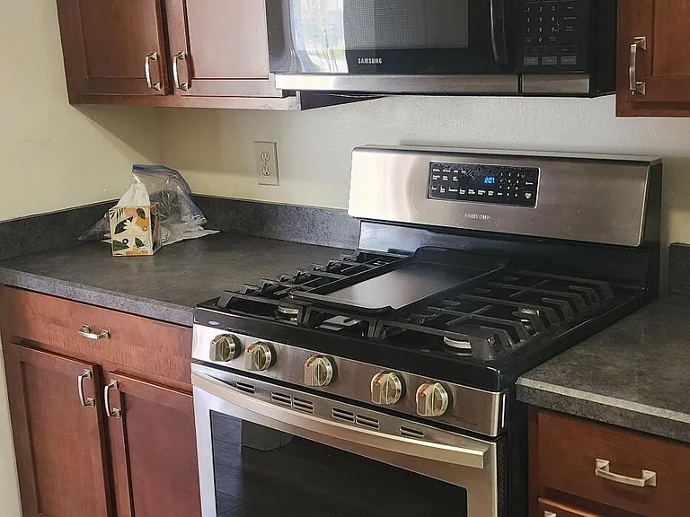 570 Capri Rd — Photo 5