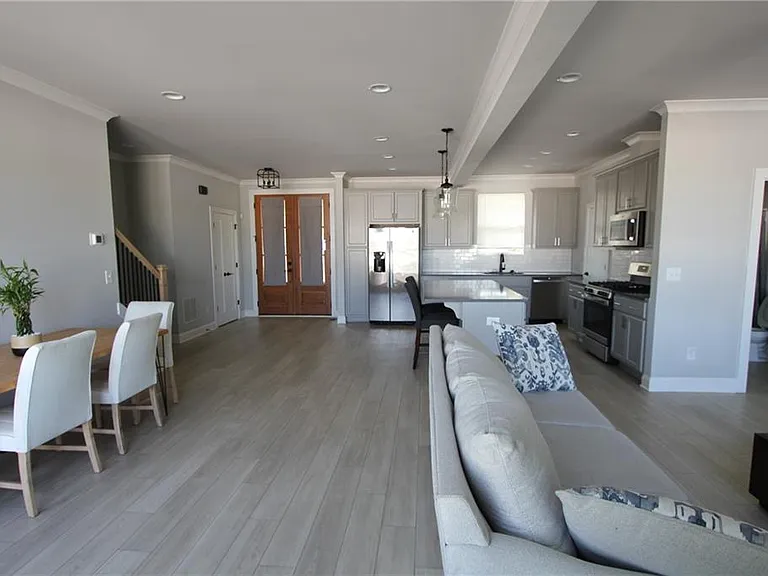 1740 Bolton Rd NW — Photo 6