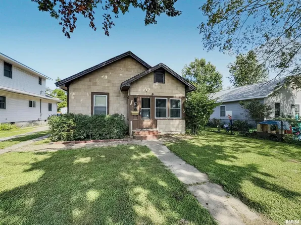 616 N 9th St, Herrin, IL 62948