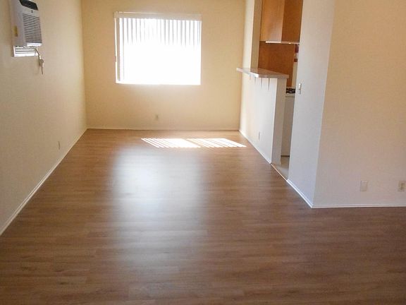4th image of 211 Jasmine Ave APT B