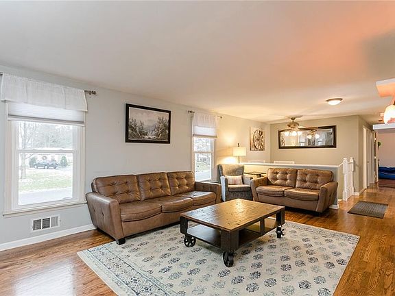 5th image of 5820 Walnut Dr