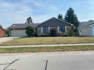 1040 Cross Pointe Dr, Decatur, IN 46733