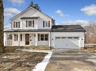 960 Elmwood Rd, Rocky River, OH