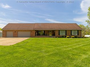 33718 Charleston Rd, Leon, WV 25123