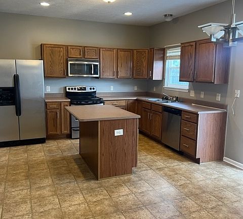 3rd image of 7409 Mosaic Dr