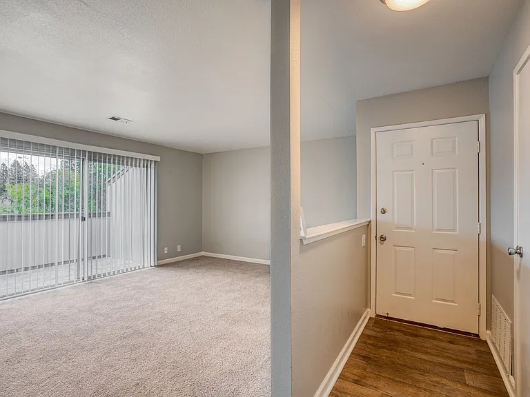 Kentwood Apartments — Photo 72