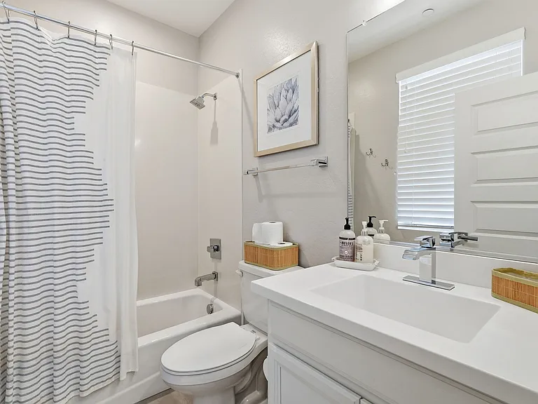 820 N 8th Ave #17 — Photo 33