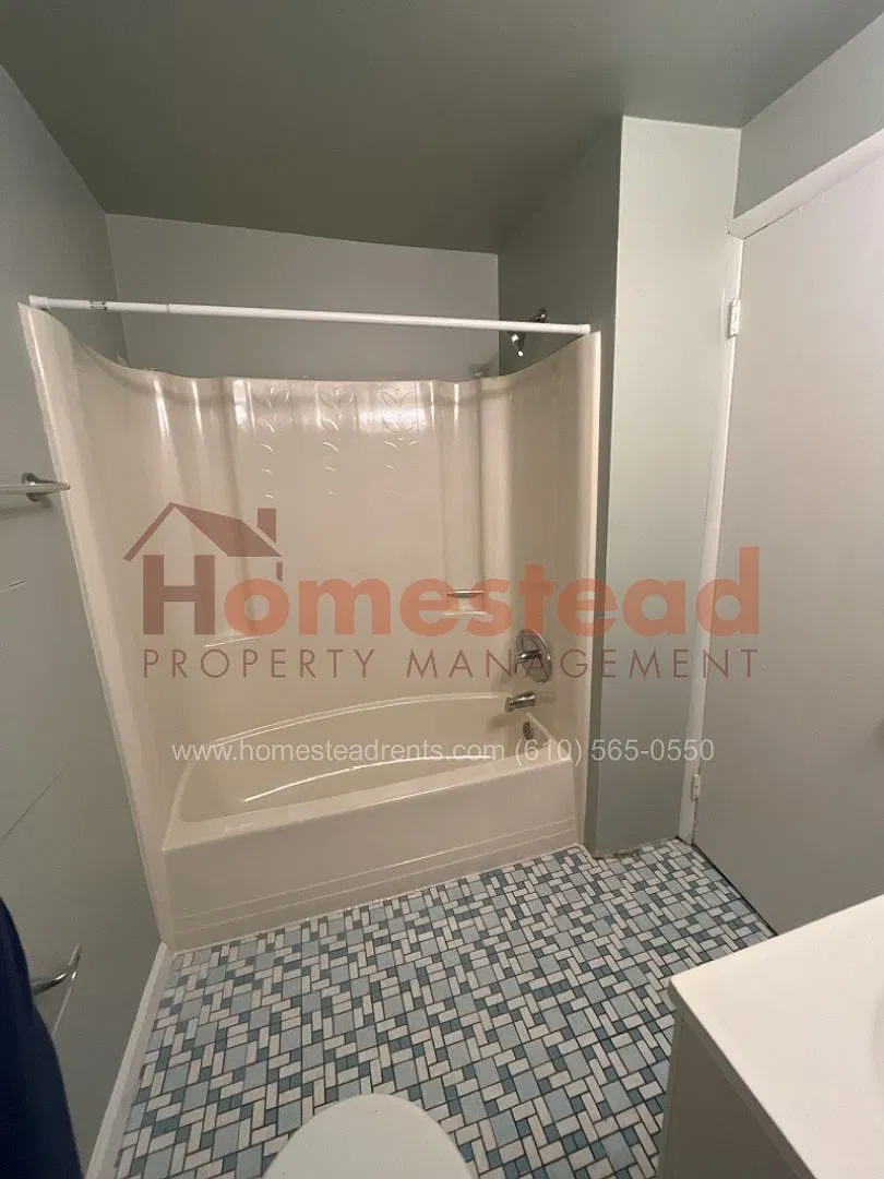 121 Long Ln — Photo 3