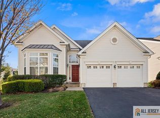 9 Bellingham Dr, Kendall Park, NJ 08824