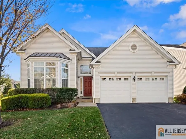 9 Bellingham Dr, Kendall Park, NJ 08824