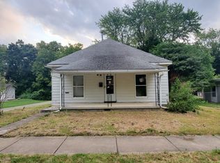 957 C St, Charleston, IL 61920