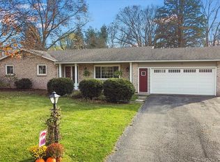 11 Longsworth Dr, Rochester, NY 14625